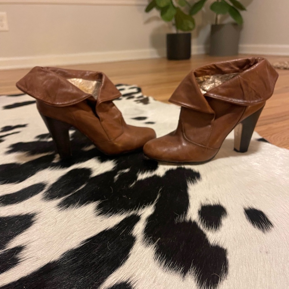 Dolce Vita ankle boots cognac